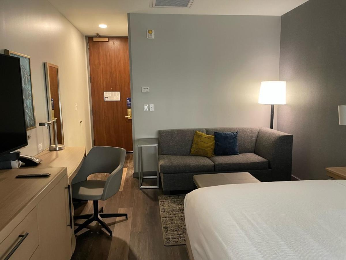 Hyatt Place Tulsa/Downtown Экстерьер фото